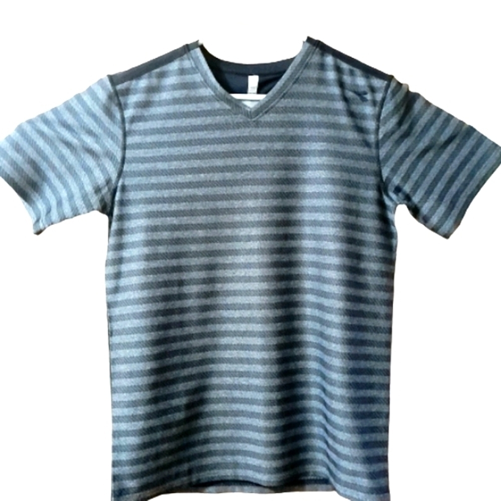 DIADORA Mens Shirt size Medium